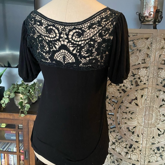 [Forever 21] Black Crocheted Top - Picture 3 of 5